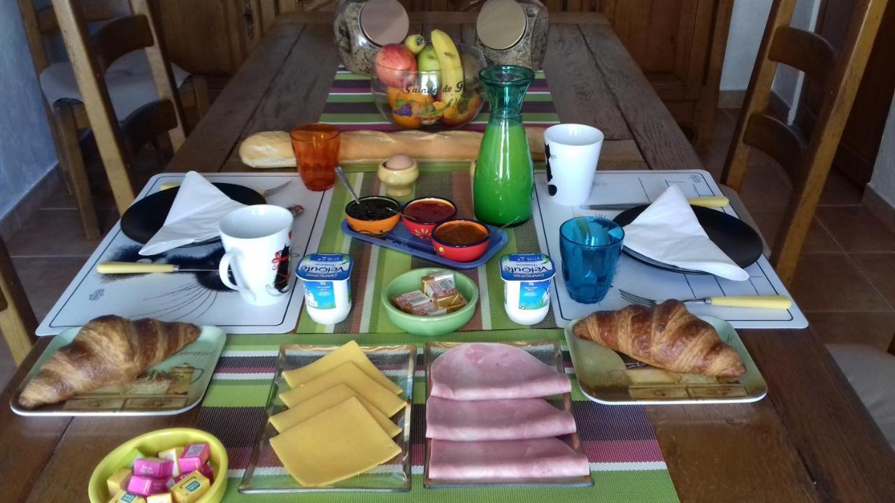 Le Mas Du Chat Bed and Breakfast Cavaillon Εξωτερικό φωτογραφία